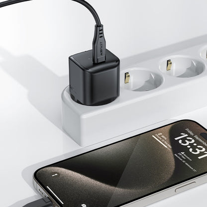 AceFast 30W Fast Charge Wall mini Charger A77